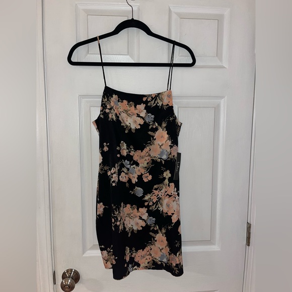 😍NWT😍 LULUS GARDEN GETAWAY BLACK FLORAL PRINT SLIP DRESS - Picture 6 of 9